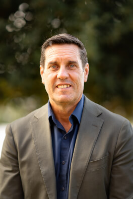 <b>Tony Leahy</b>